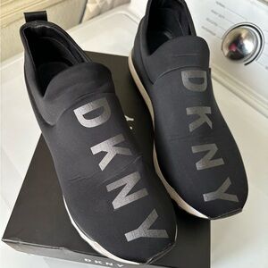 WOMEN’S DKNY JADYN-SLIP ON JOGG
